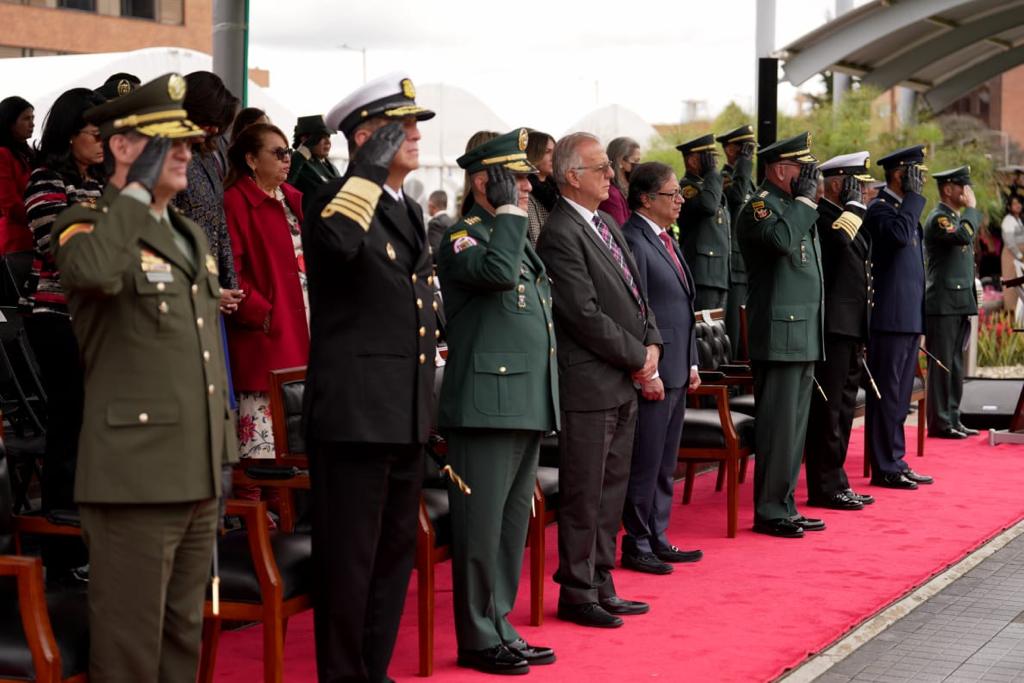 La función de la fuerza pública es destruir la economía ilícita en su cúpula, afirmó presidente petro