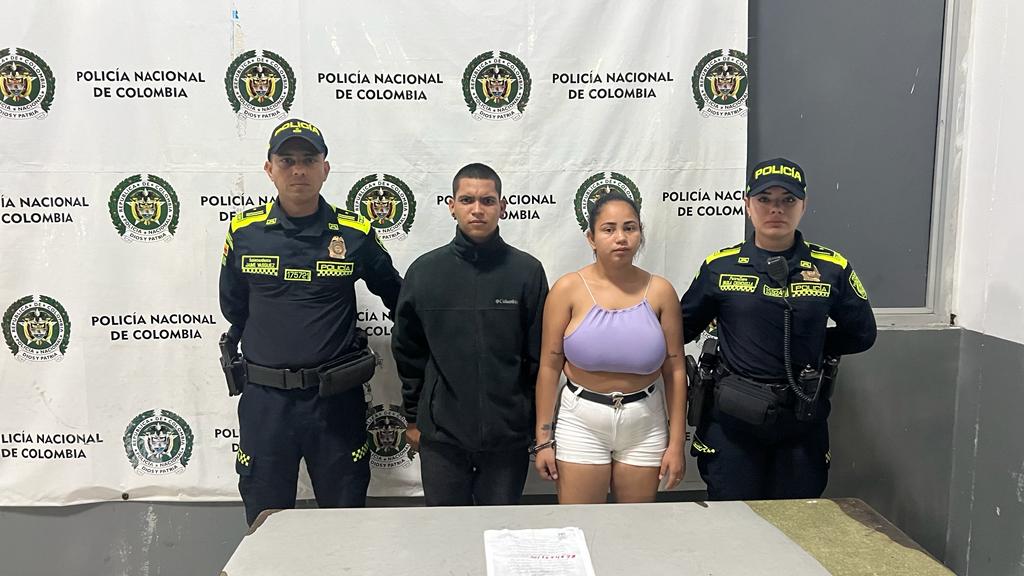 Capturadas dos personas en flagrancia por el delito de extorsión
