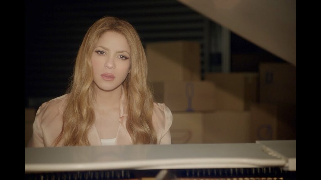 Shakira hizo el lanzamiento oficial del videoclip de su nueva canción titulada acróstico