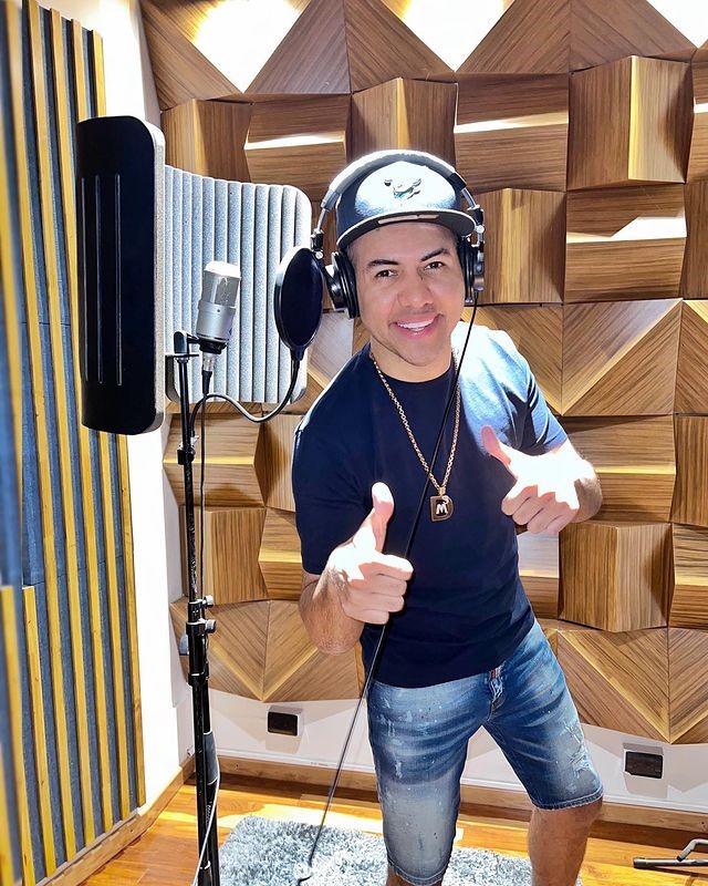 Diego daza anuncia el lanzamiento de su nuevo álbum para el 2 de septiembre en el parque de leyenda en Valledupar