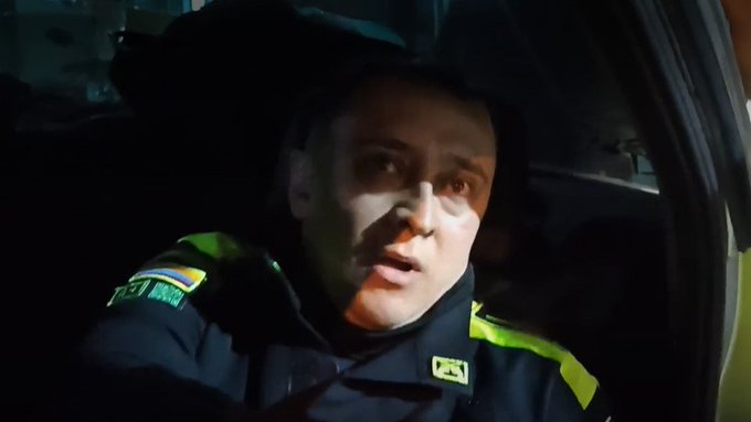 Un Policía ingirió 500 mil pesos en efectivo de una extorsión, para ocultar la evidencia