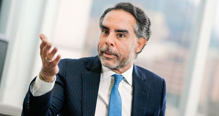 Armando benedetti seguirá como embajador de Colombia en Venezuela, hasta el 19 de julio