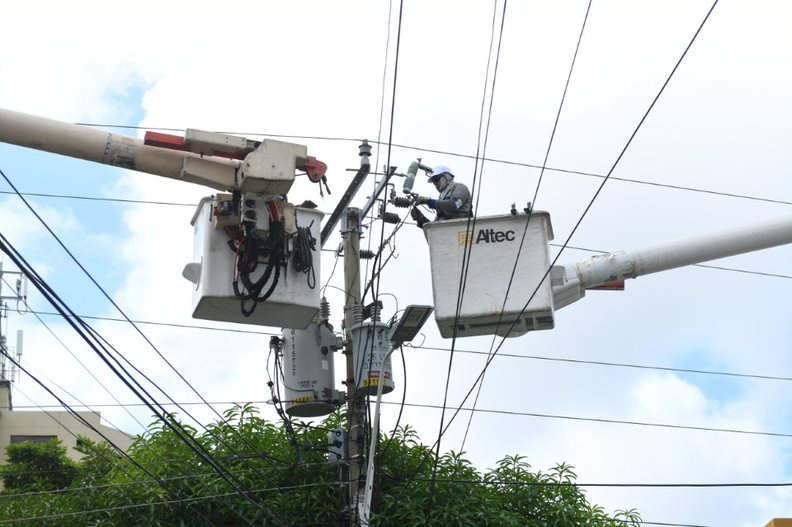 Adecuaciones eléctricas en sectores del barrio el valle
