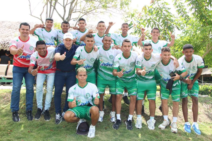 Gobernador héctor olimpo espinosa extiende su apoyo a las disciplinas deportivas que representarán a Sucre