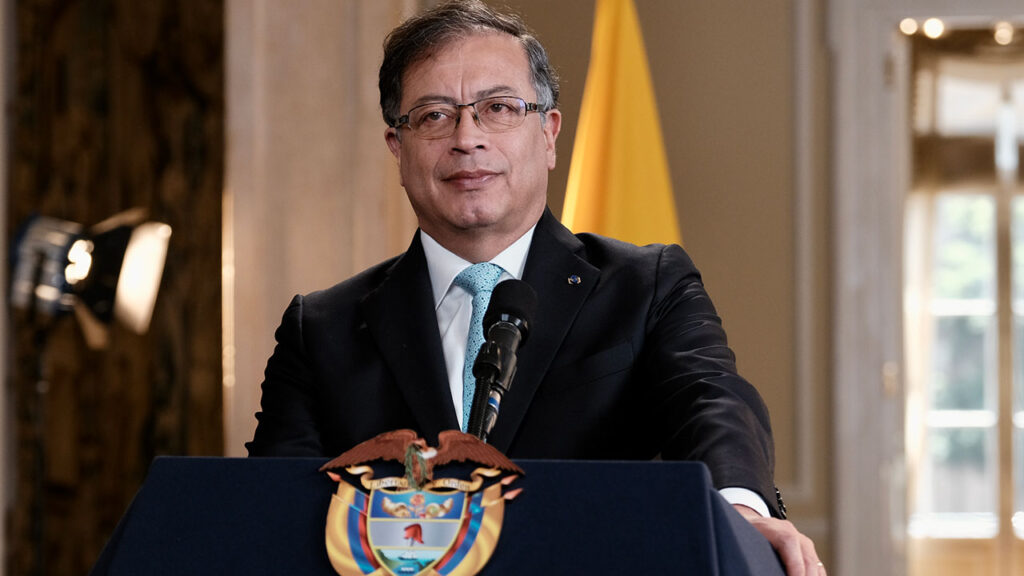 Paz total, energías limpias, canje de deuda y lucha contra la pobreza, entre los temas que el presidente gustavo petro llevará a la cumbre de la unión europea y américa latina y el Caribe