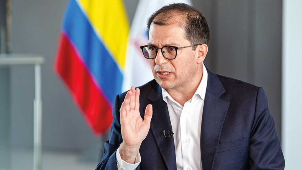 El fiscal barbosa anunció su voto en contra de la política antidrogas propuesta por el presidente petro