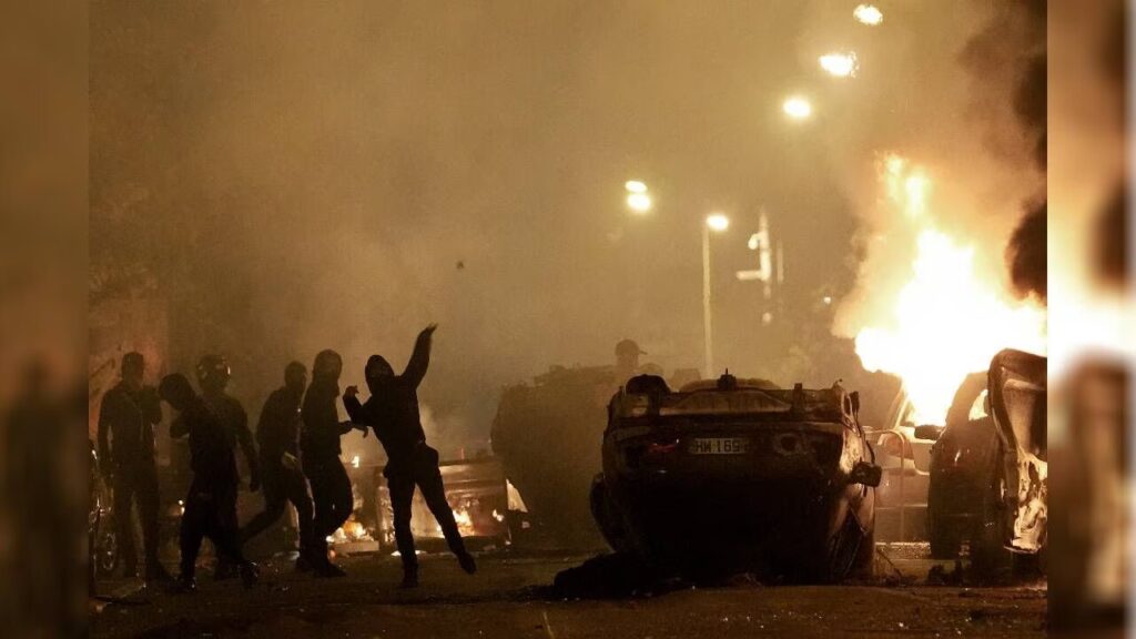 Más de 700 personas fueron detenidas, en medio de los disturbios en francia