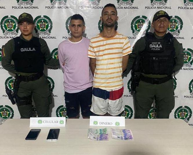 Policías encubiertos logran la captura de dos presuntos extorsionistas en Soledad