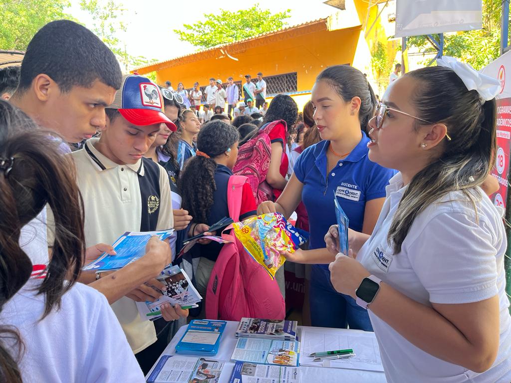 Éxito en la segunda feria de las oportunidades, para estudiantes de 10 y 11 grado