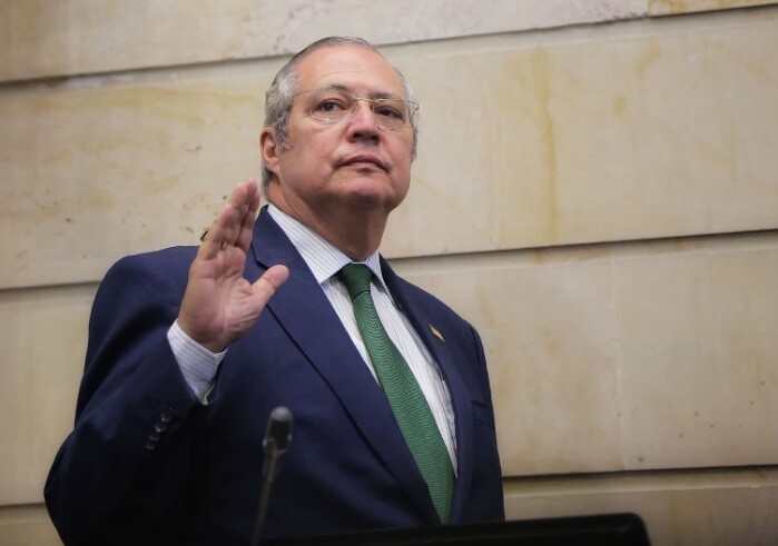 Iván name, nuevo presidente del Senado de la república