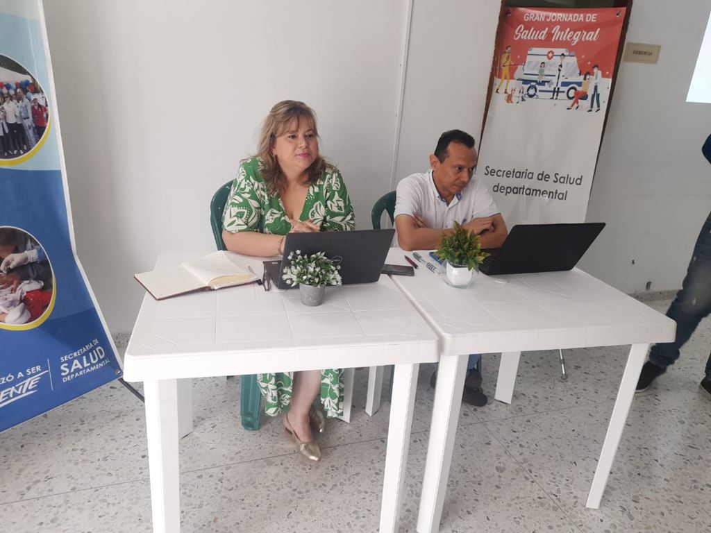 Vacúnate con la dupla secretaria de salud departamental se une a la campaña nacional de vacunación contra la influenza y el COVID-19