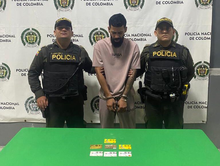 A un capturado en Barranquilla le fueron halladas cinco tarjetas de crédito y dos débito, que habían sido hurtadas