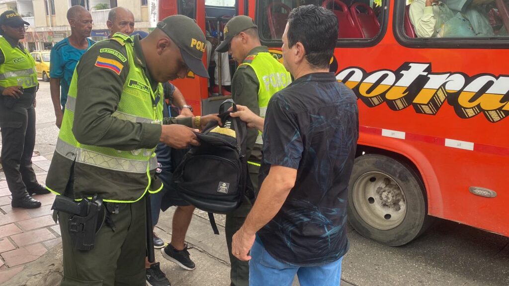 La Policía metropolitana de Barranquilla adelanta operativos en el transporte público