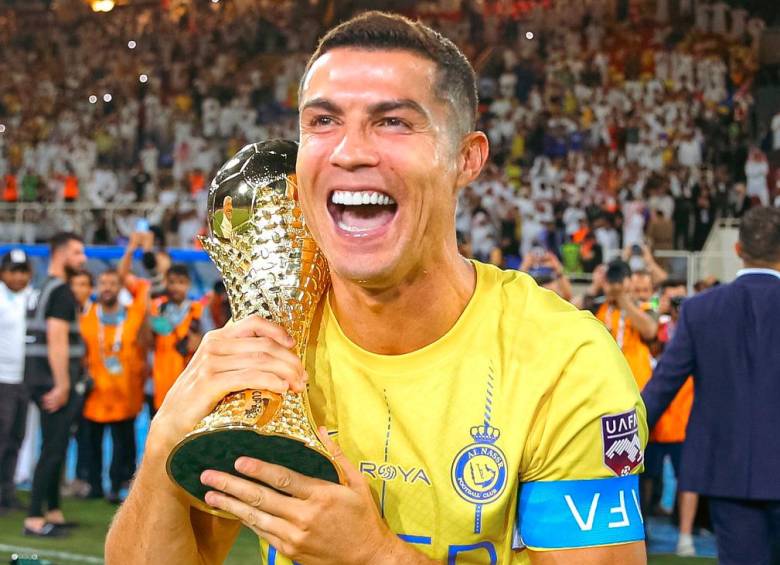 Cristiano ronaldo levantó su primer trofeo en el fútbol de arabia saudí