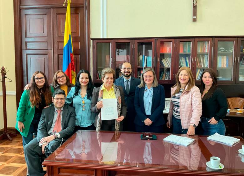 A espaldas de los colombianos fue radicada nuevamente la reforma laboral
