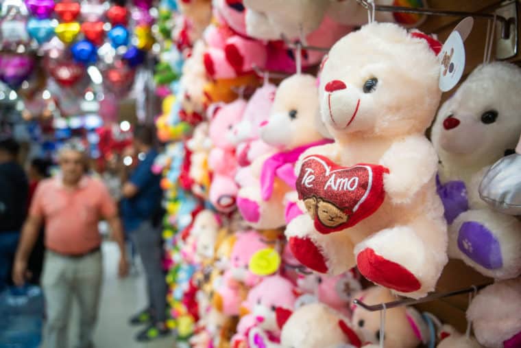 ¿Sin ideas para sorprender en amor y amistad? Estos regalos son los indicados