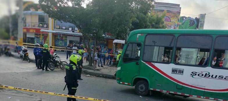 Un bus de sobusa arrolló a un hombre en el puente de murillo con circunvalar, provocándole la muerte