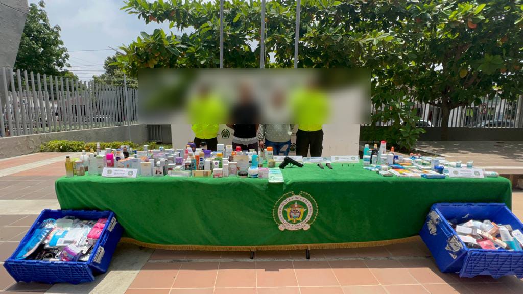 Salieron emprendedores: montaron una droguería con elementos hurtados
