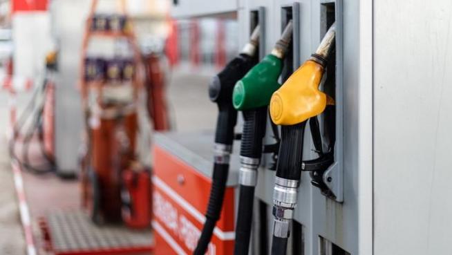 ¡No para de subir la gasolina! Este mes de septiembre el precio aumentó en 400 pesos