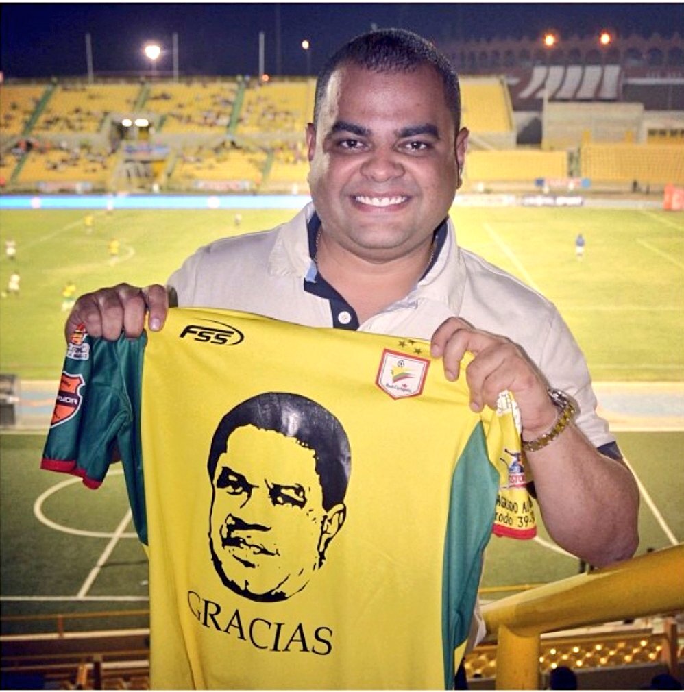 Un reconocido periodista de win sports estaría siendo tentado por la política