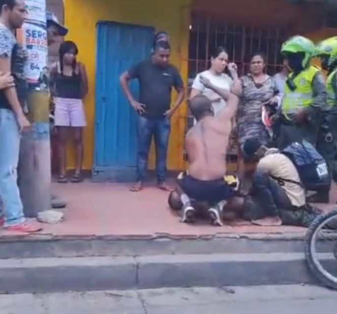 De cuatro tiros asesinan a joven el barrio villa adela de Soledad