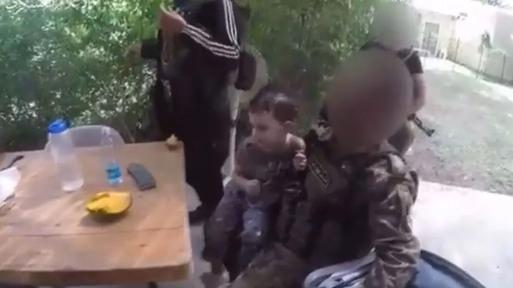 Un repudiable vídeo fue publicado por hamás donde muestran que entre sus rehenes hay niños