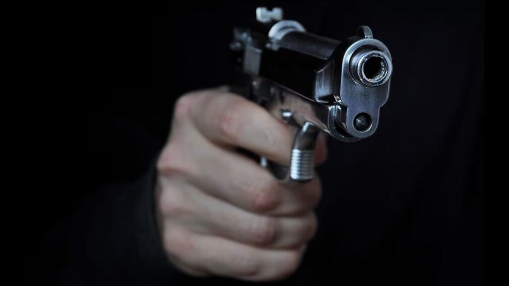 Tenía detención domiciliaria, pero andaba en la calle y fue asesinado a bala