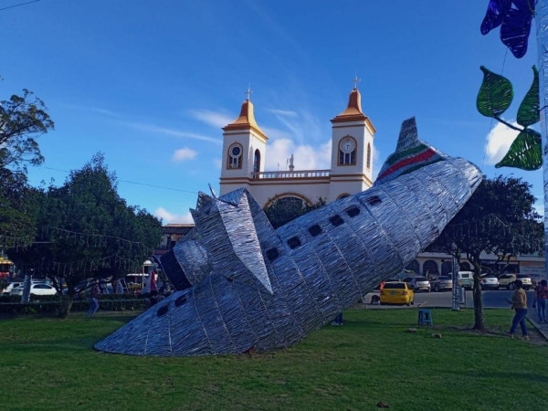 El insólito alumbrado navideño en el municipio de la unión que ha generado polémica