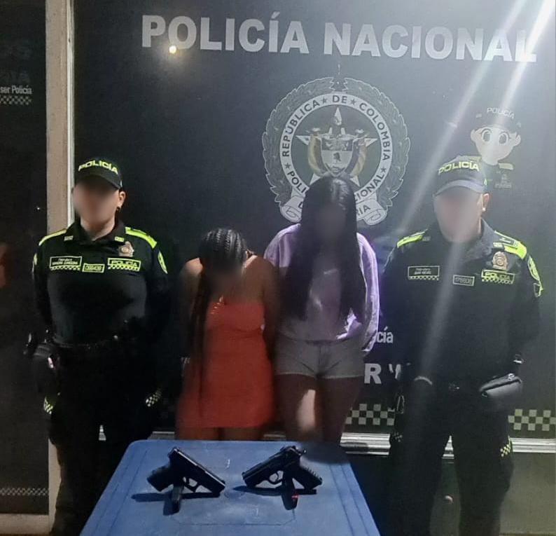 Dos mujeres fueron capturadas por porte ilegal de armas de fuego en la ciudad de Cartagena, intentando abordar un bus intermunicipal