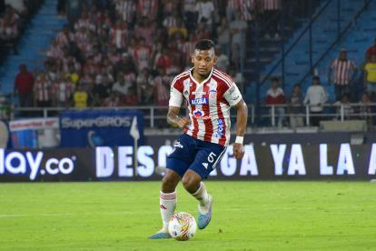 El mediocampista del Junior de Barranquilla jhon vélez sufrió un accidente en cercanías del lago del cisne