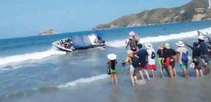 Dimar abre investigación a embarcación que sufrió volcamiento en un sector de las playas de el rodadero en santa marta