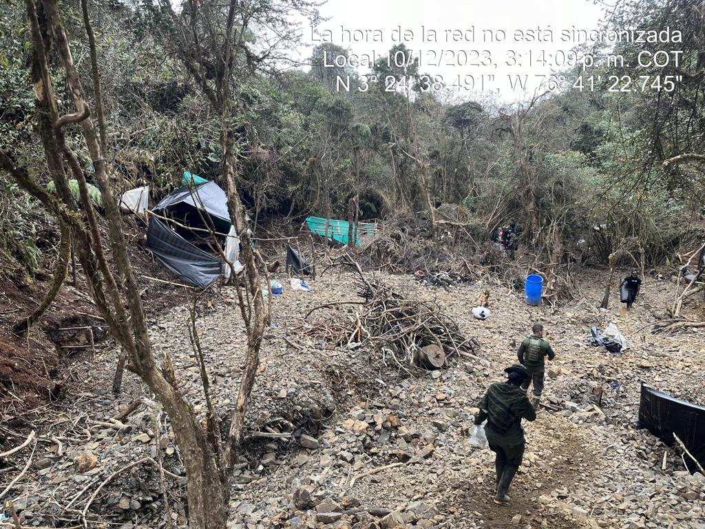 Gigantesco operativo contra la extracción ilícita de minerales en los farallones de Cali