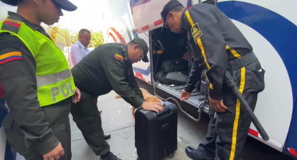 ‘en Navidad siempre presente’ la secciónal de tránsito y transporte desplegada por toda Barranquilla