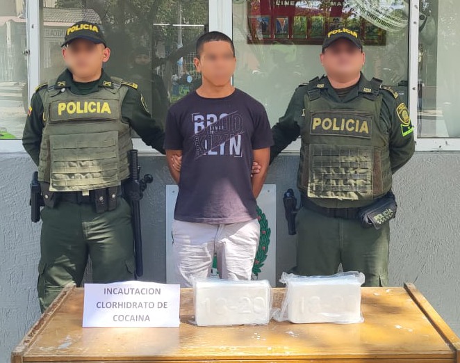 Un hombre fue capturado en la vía principal de ternera con dos kilos de clorhidrato de cocaína