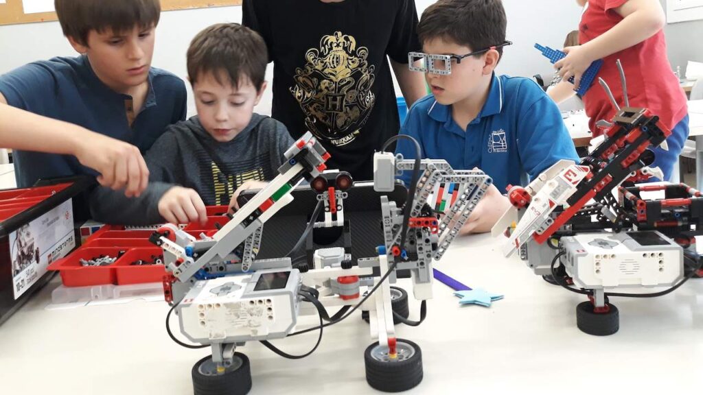 ¡Inscripciones abiertas! Distrito amplía cupos para niños de 9 a 18 años en programa de robótica educativa