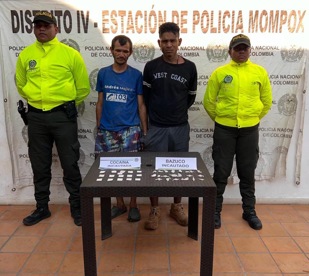 ¡Se las tiraban de santos! Fueron capturados ‘los refrescos’ comercializando droga a las afueras de una iglesia en mompox