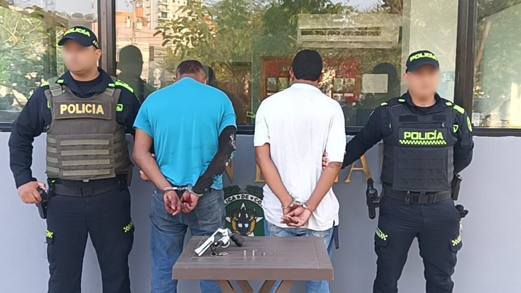 Dos sujetos fueron capturados después de robar prendas de oro en el barrio pie de la popa