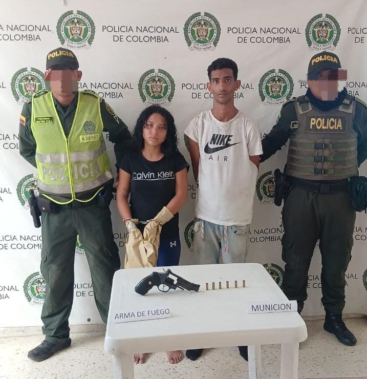 Dos personas fueron capturadas por homicidio y porte ilegal de armas de fuego en las últimas horas