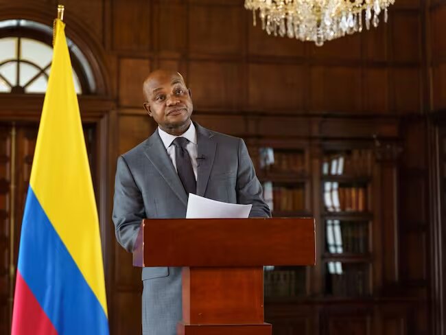 ¡No va más álvaro leyva! Luis gilberto murillo seguirá como canciller en propiedad