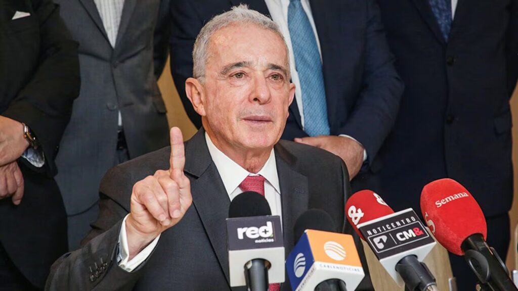 Duro llamado del expresidente álvaro uribe a las fuerzas militares