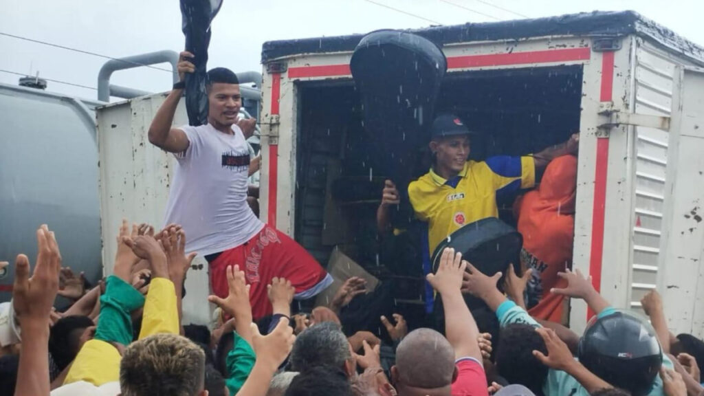 ¡Vuelve y juega! Otro camión fue saqueado en tasajera