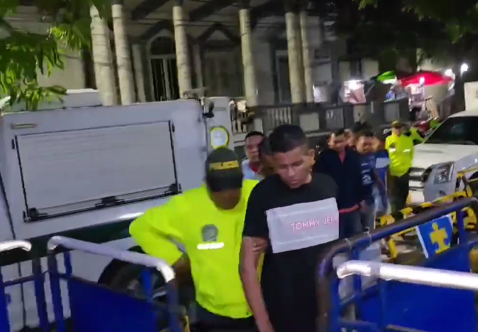 ‘los apóstoles’ no predicaban la palabra de dios y andaban hurtando