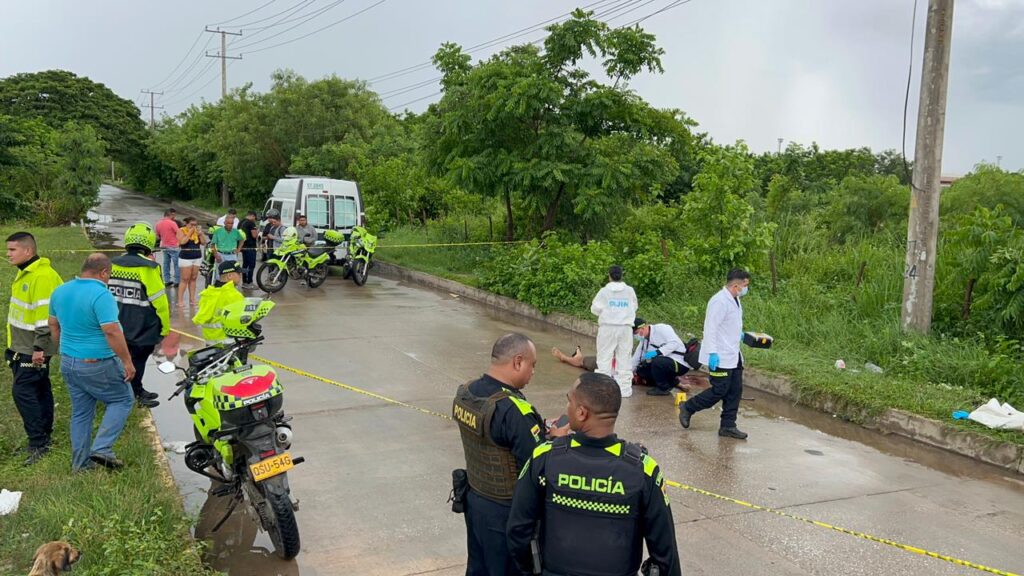 Un hombre fue asesinado a bala en el sector de granabastos mientras esperaba el transporte público
