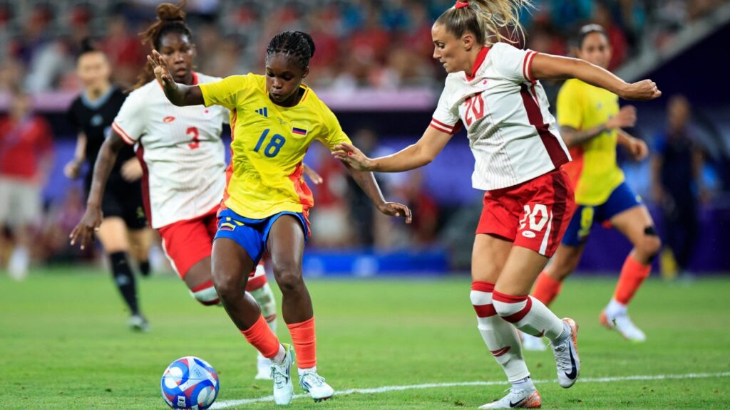 Colombia perdió ante canadá, pero clasificó a cuartos de final en el fútbol femenino olímpico