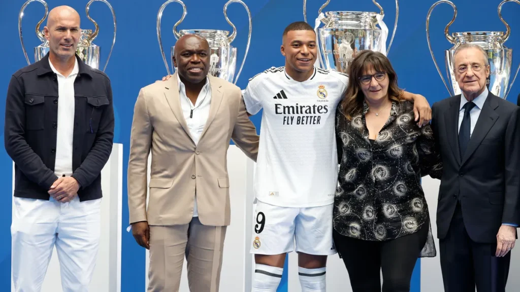 “Voy a dar la vida por este club y por este escudo”: kylian mbappé en su presentación como nuevo jugador del real madrid