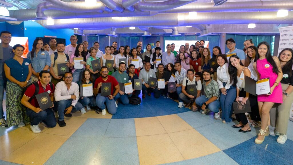Becarios celebran el sueño de estudiar un posgrado en uninorte
