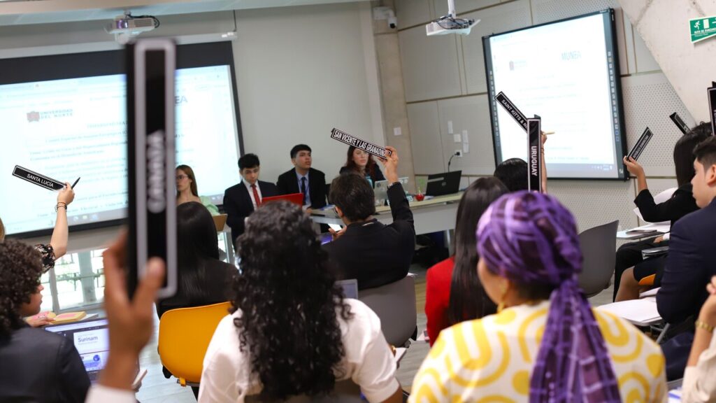 Jóvenes líderes debaten soluciones para los desafíos de américa latina en el munea