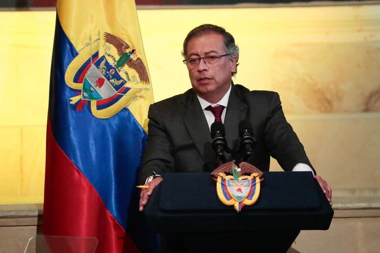 El presidente petro se disculpó por llamar asesinos a quienes gritan “¡Fuera petro!”