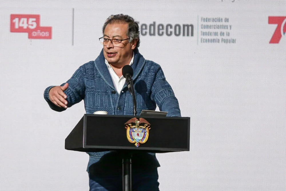 Petro canceló su agenda de hoy viernes por complicaciones de salud