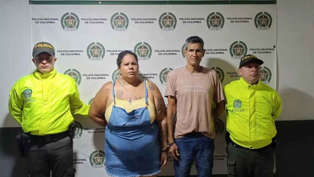 Una mujer y su compañero sentimental fueron capturados por torturar a su nieta en Sabanalarga